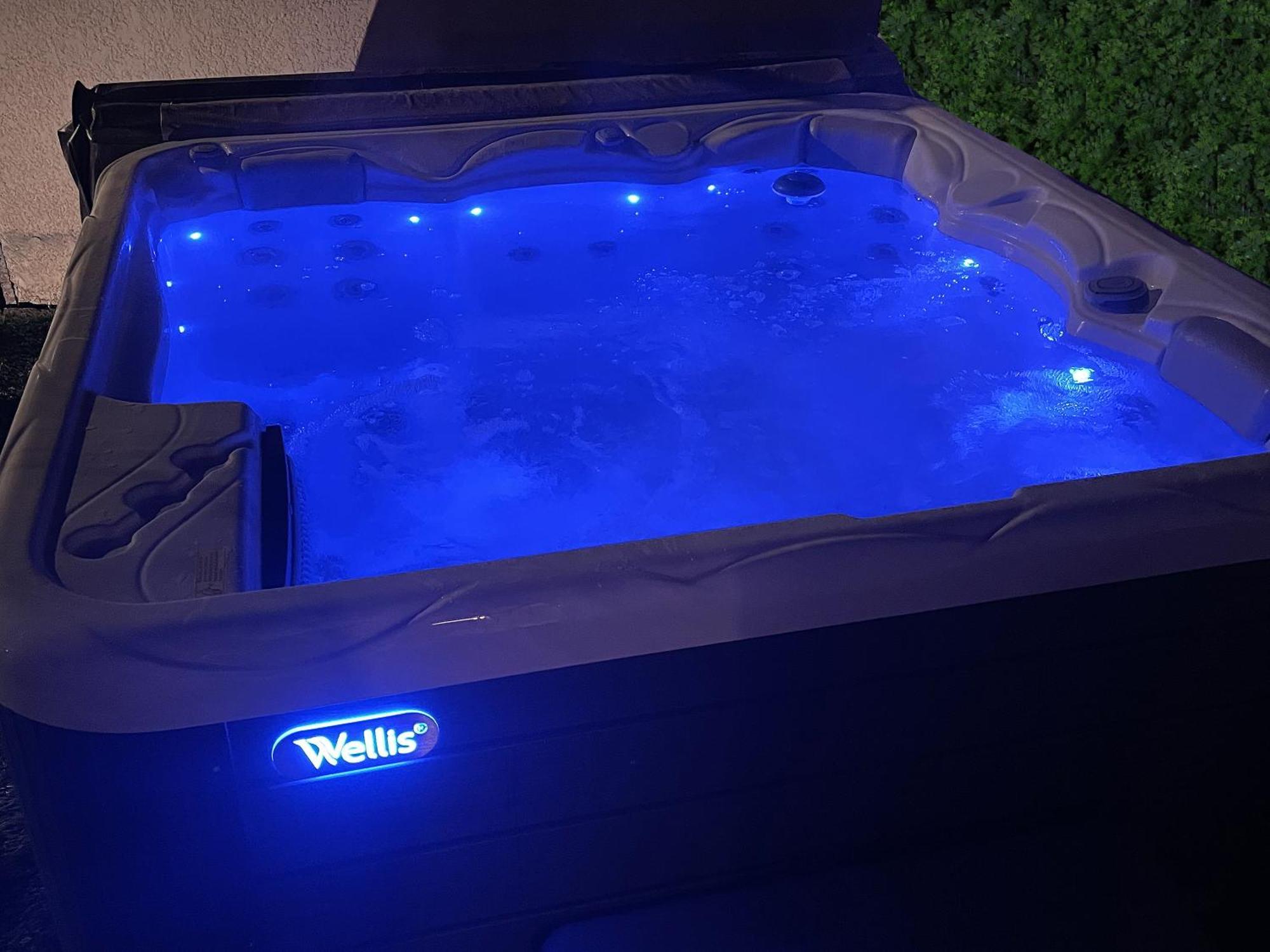 Unique! Jacuzzi Prive 35°C + Cinema Villa Entiere Мезье Экстерьер фото